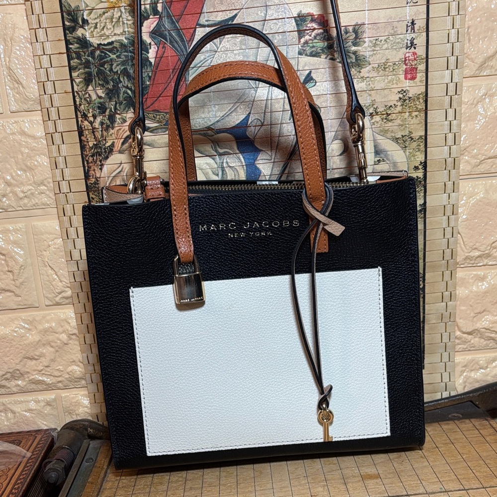 Marc Jacobs Black and White Tote Bag Mini Grind 9”Lx7.75”Hx3.75”W